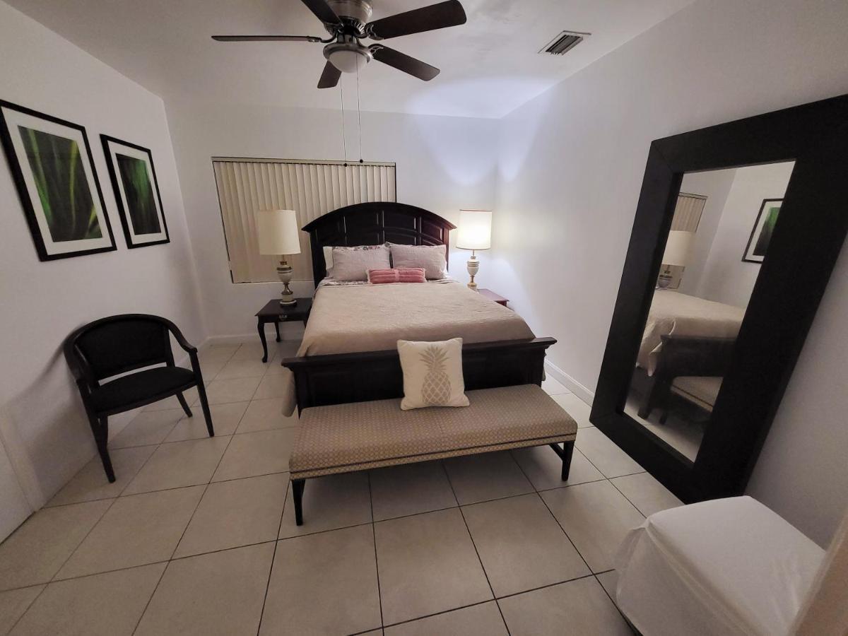 Royal Poinciana Inn Miami Springs Esterno foto