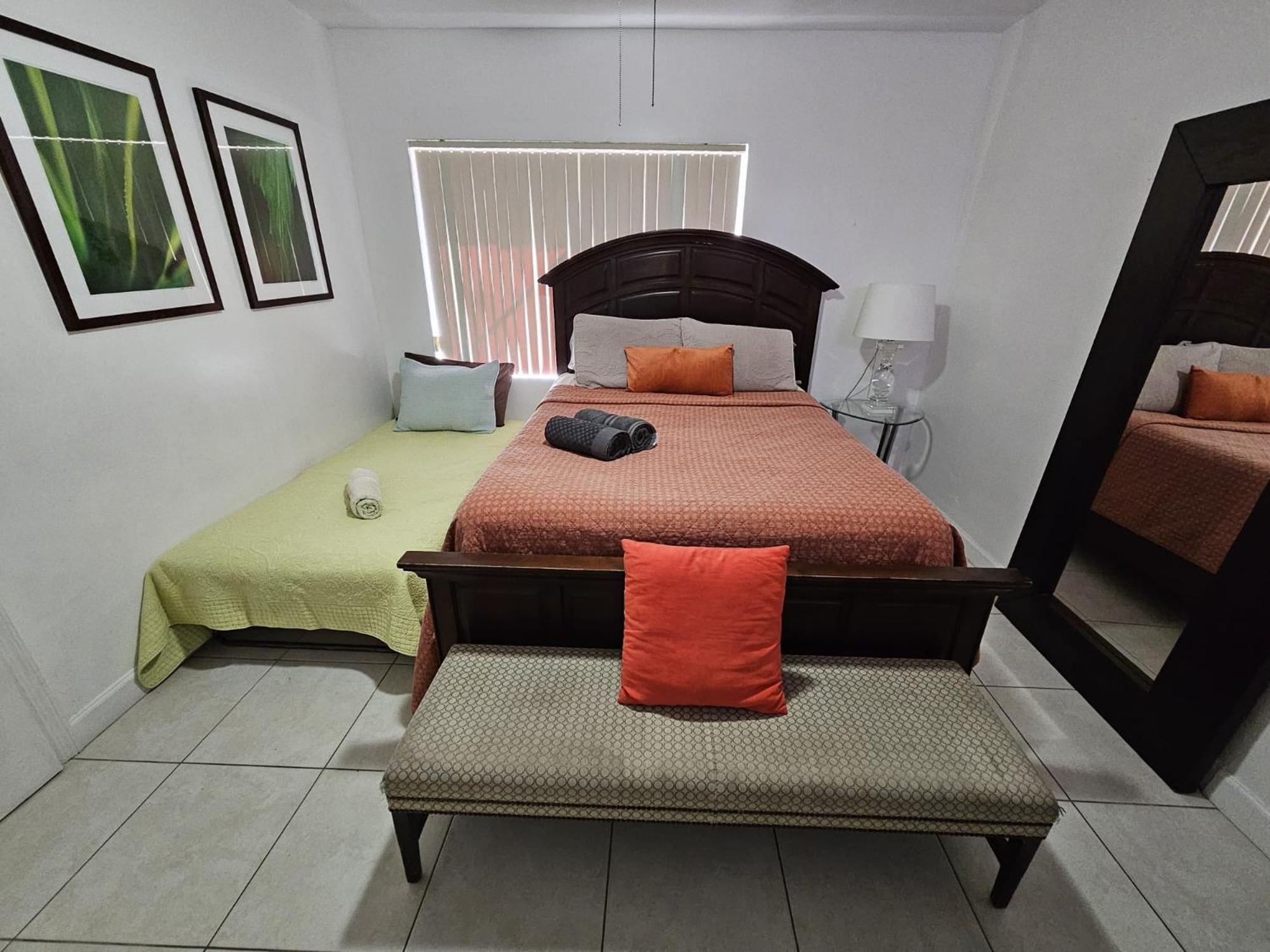 Royal Poinciana Inn Miami Springs Esterno foto