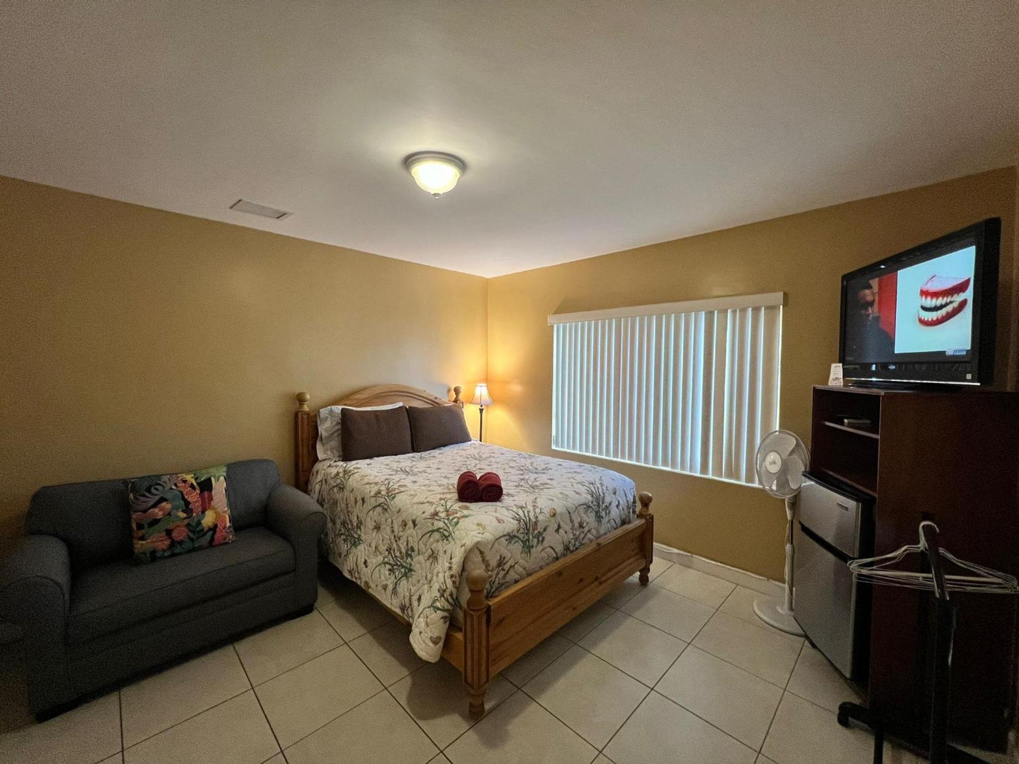 Royal Poinciana Inn Miami Springs Esterno foto